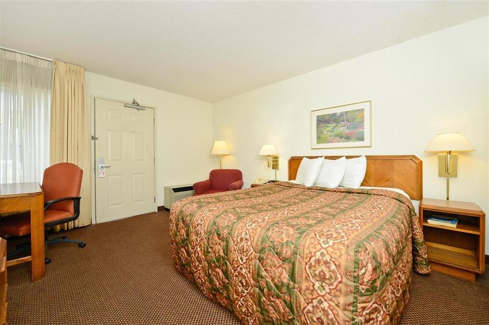 Americas Best Value Inn And Suites Overland Park Oda fotoğraf