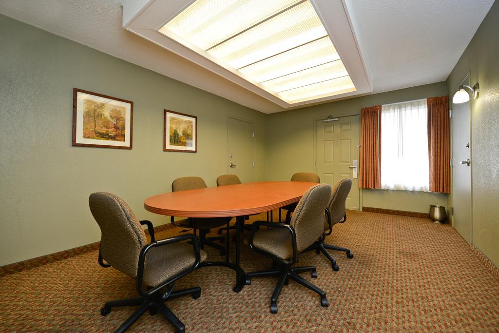 Americas Best Value Inn And Suites Overland Park İş olanakları fotoğraf