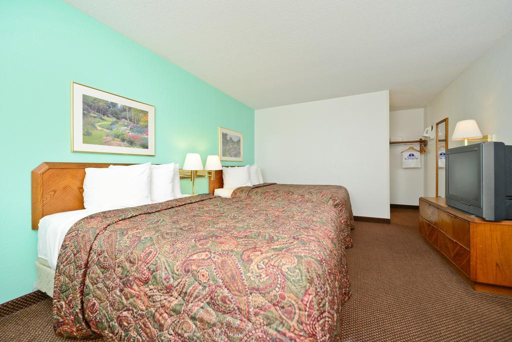 Americas Best Value Inn And Suites Overland Park Oda fotoğraf