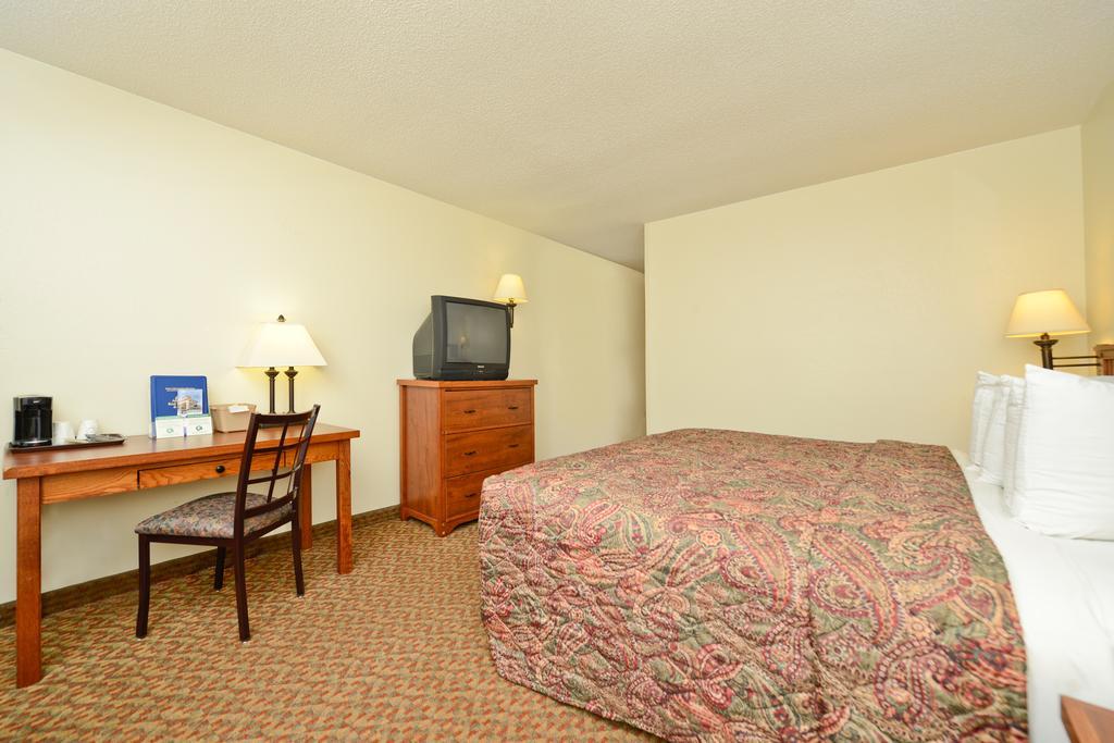 Americas Best Value Inn And Suites Overland Park Oda fotoğraf