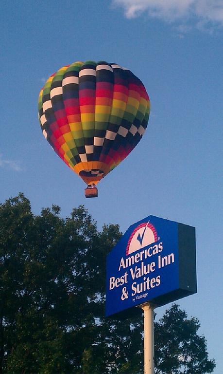 Americas Best Value Inn And Suites Overland Park Dış mekan fotoğraf
